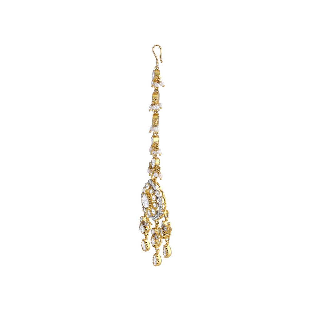Silver Maang Tikka with Pear-Cut CZ and Seed Pearl Clusters