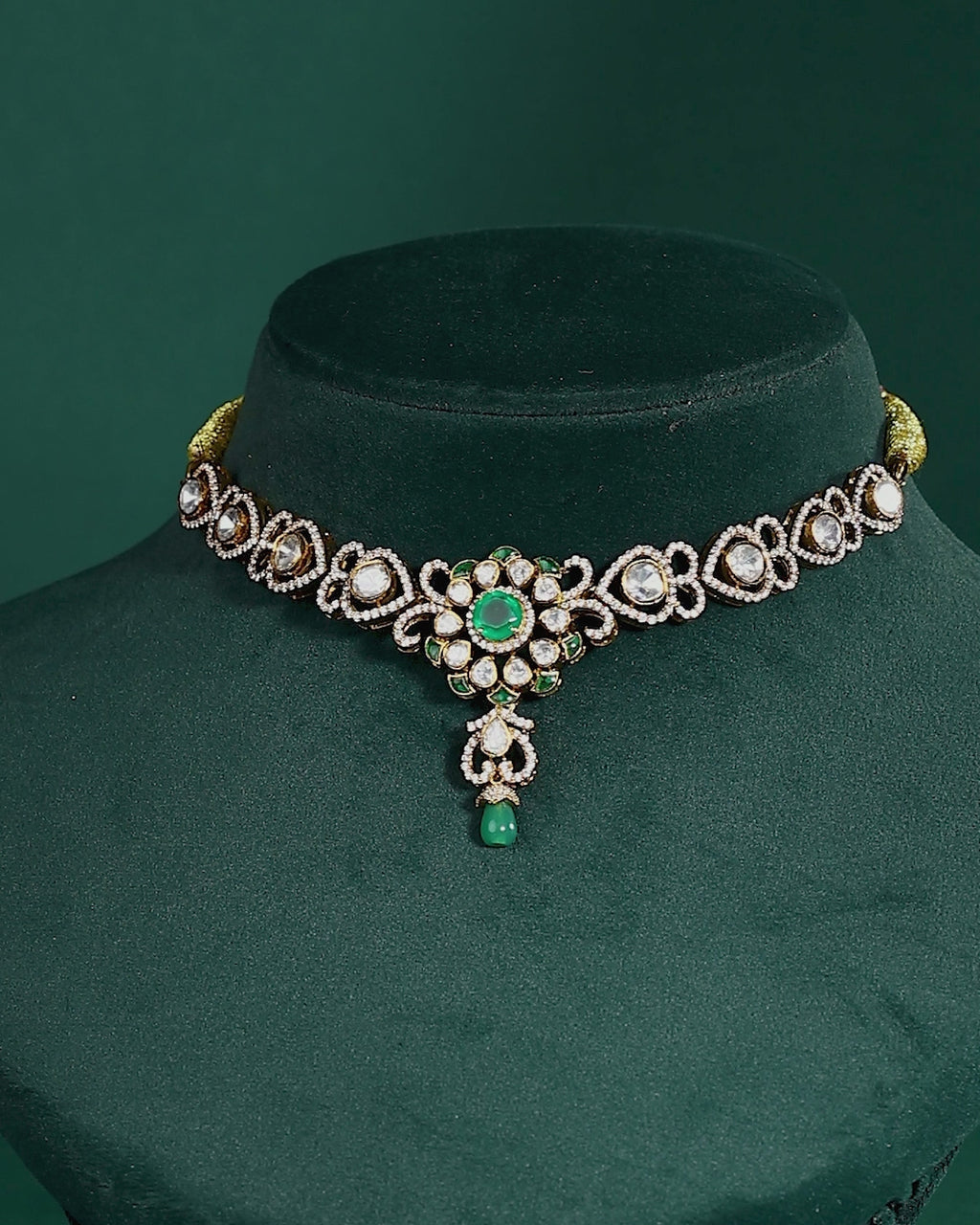 Silver Polki Pattern Short Necklace