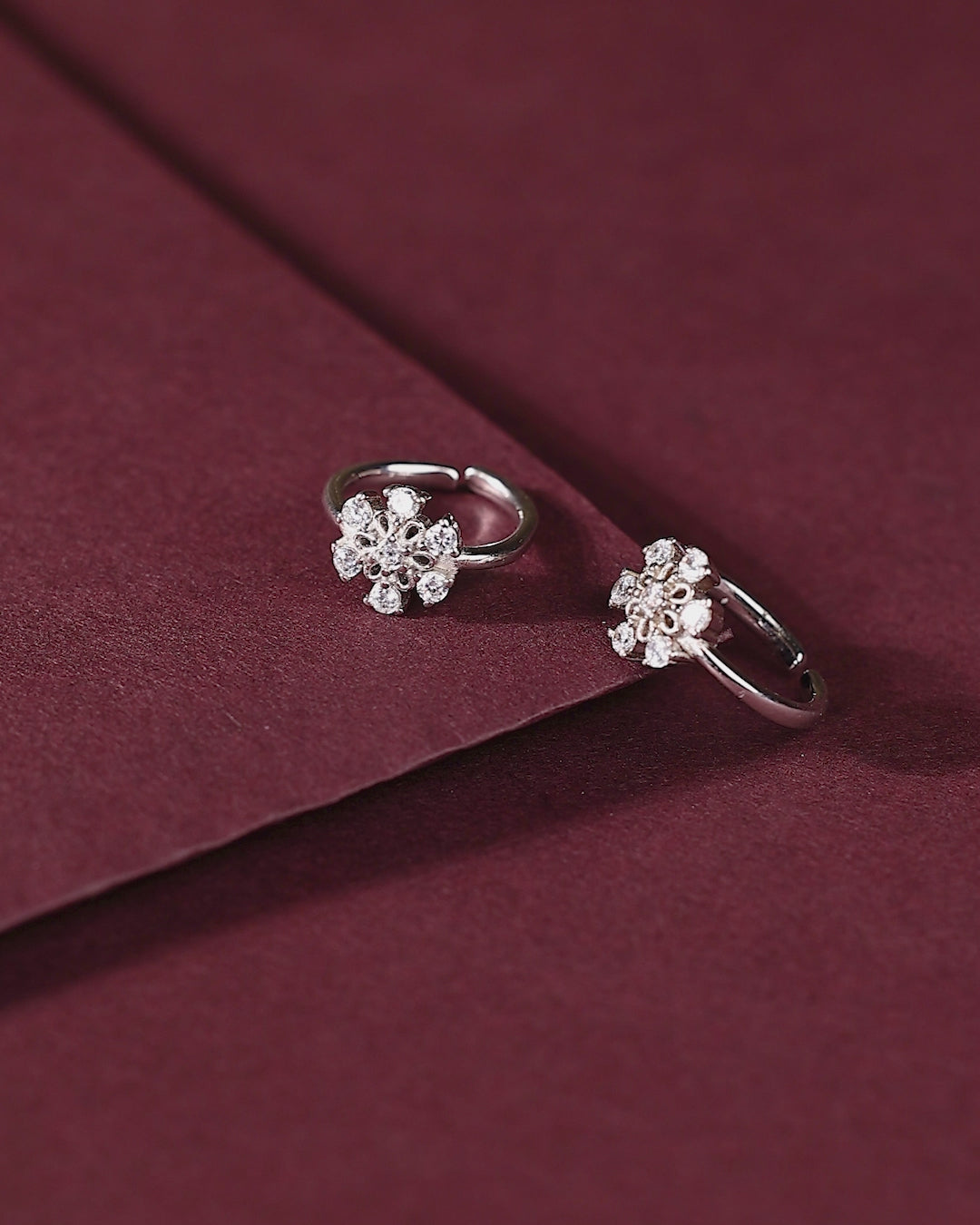 Silver Sparkling Floral Toe Rings