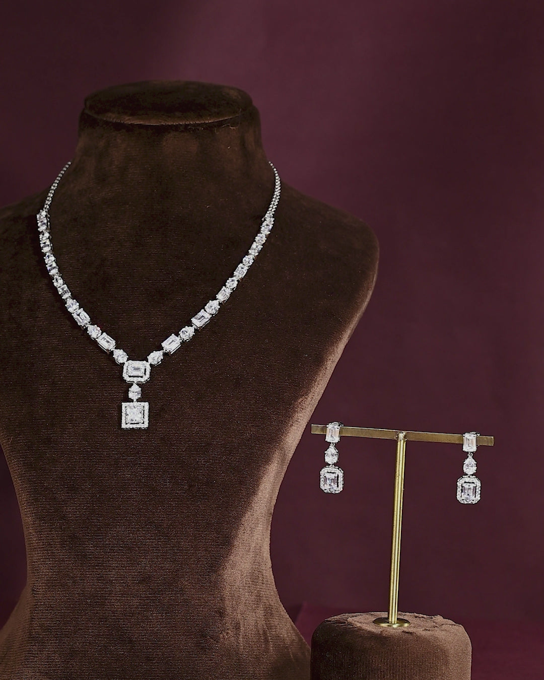 Geometric Deco Silver Necklace & Earrings Set